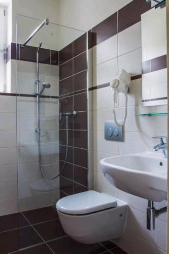 Karnet Guest house